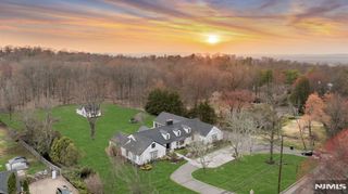 16 Greenbrook Road, Caldwell, NJ 07006