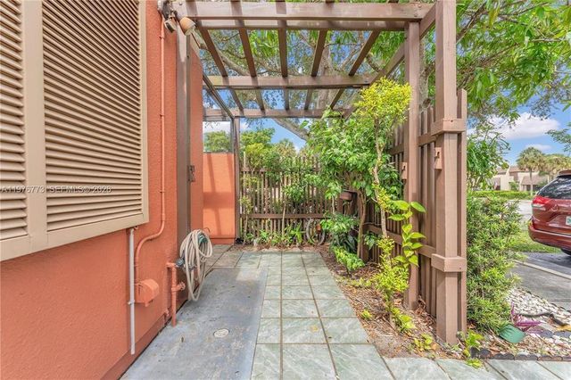1490 Laguna Lane, Pembroke Pines, FL 33026
