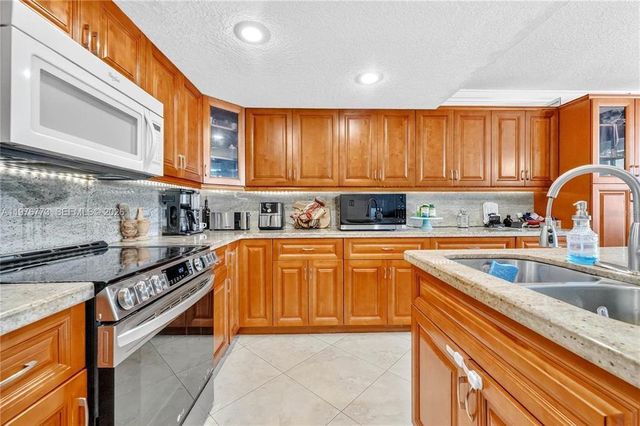 1490 Laguna Lane, Pembroke Pines, FL 33026