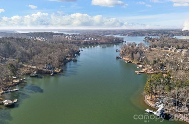 17519 Snug Harbor Road, Charlotte, NC 28278