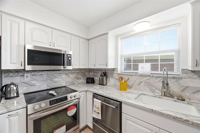 3595 40TH AVENUE S 3, St Petersburg, FL 33711