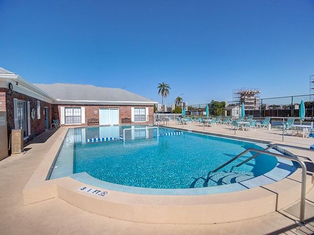 3595 40TH AVENUE S 3, St Petersburg, FL 33711