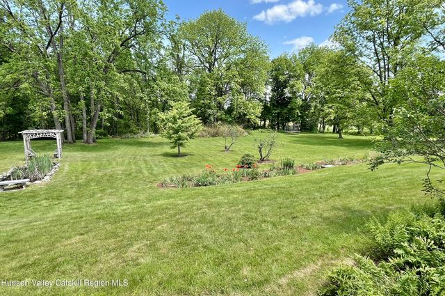 55 Leggett Road, Stone Ridge, NY 12484