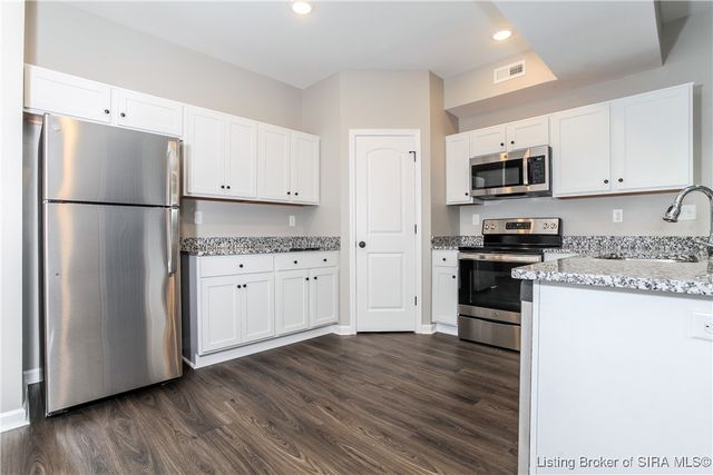 2059 N Sarah Drive, Jeffersonville, IN 47130