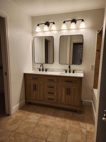 69 Spiral Vine 69B, The Woodlands, TX 77381