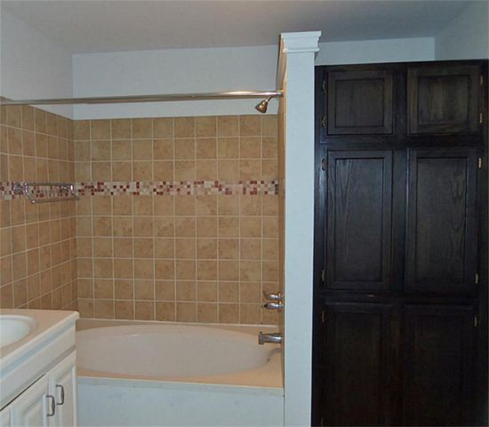 69 Spiral Vine 69B, The Woodlands, TX 77381