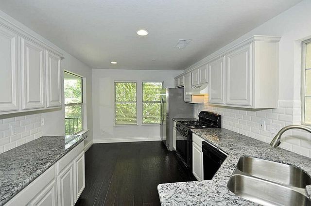 69 Spiral Vine 69B, The Woodlands, TX 77381