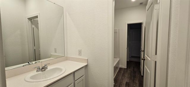 9534 Meghan Heights Drive, Baytown, TX 77521
