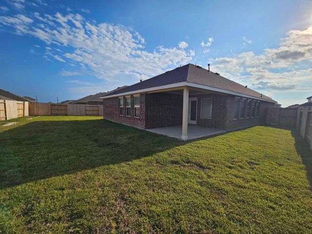 9534 Meghan Heights Drive, Baytown, TX 77521