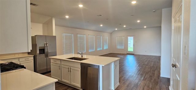 9534 Meghan Heights Drive, Baytown, TX 77521