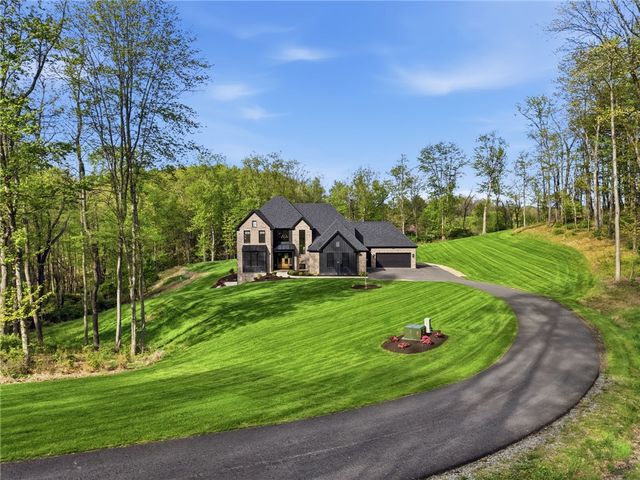 225 Stoup Rd, Adams Twp, PA 16046