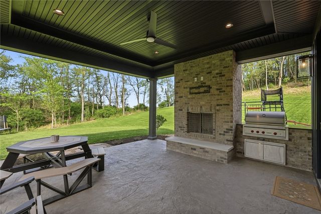 225 Stoup Rd, Adams Twp, PA 16046