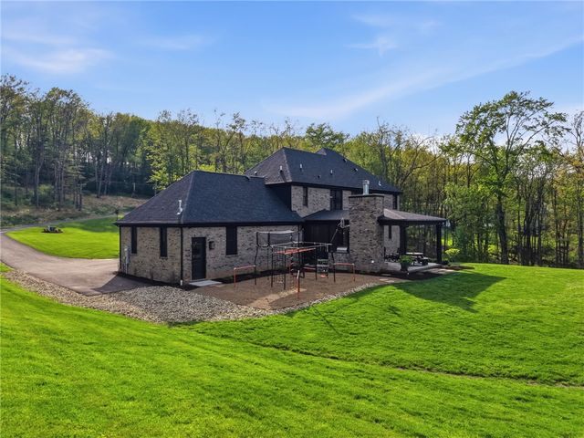 225 Stoup Rd, Adams Twp, PA 16046