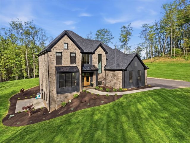 225 Stoup Rd, Adams Twp, PA 16046