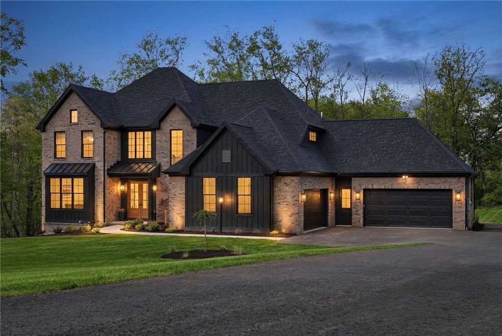 225 Stoup Rd, Adams Twp, PA 16046