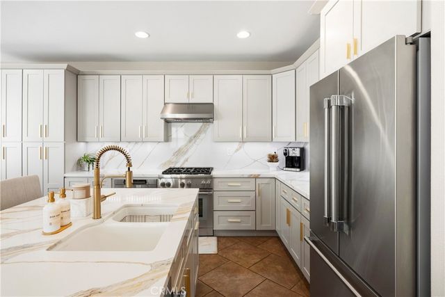 8075 Holland Park Street, Chino, CA 91708