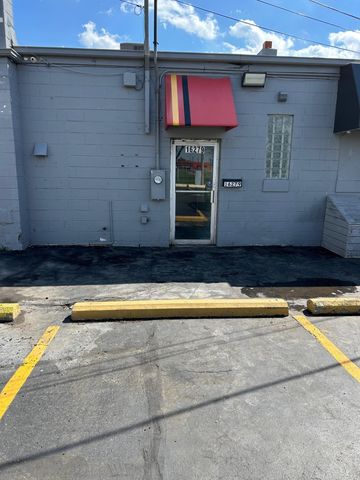 16279 East 11 Mile Road, Roseville, MI 48066