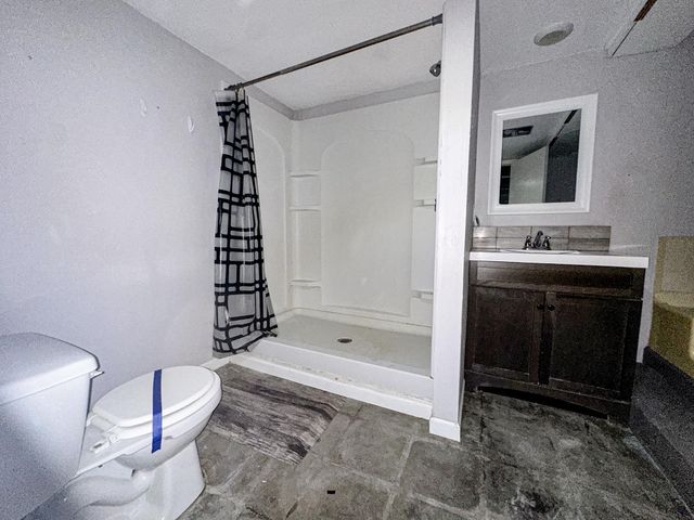 854 Lewis Ave, Salina, KS 67401