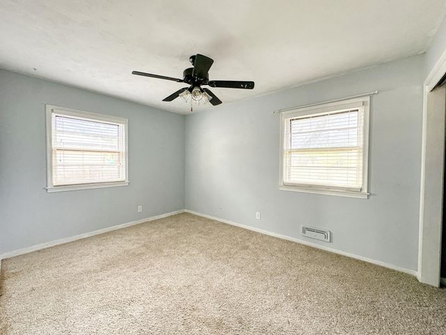 854 Lewis Ave, Salina, KS 67401