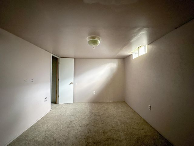 854 Lewis Ave, Salina, KS 67401