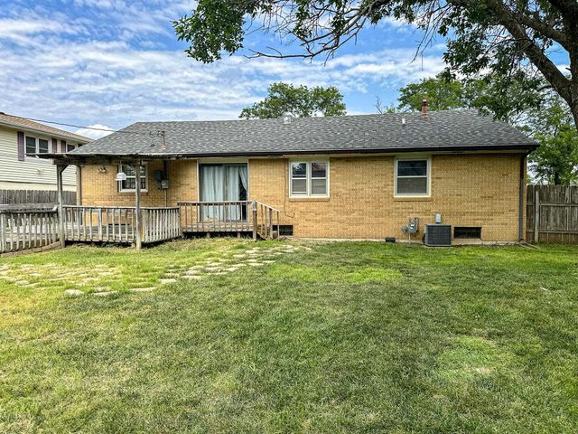 854 Lewis Ave, Salina, KS 67401