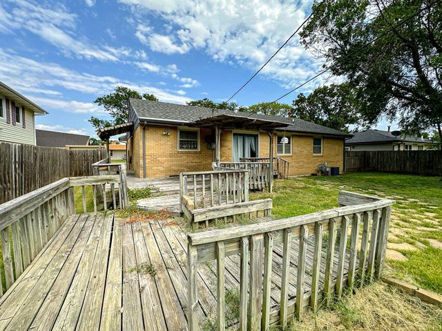 854 Lewis Ave, Salina, KS 67401