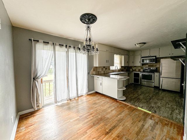 854 Lewis Ave, Salina, KS 67401