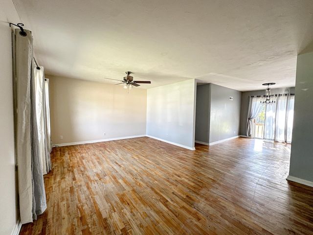 854 Lewis Ave, Salina, KS 67401