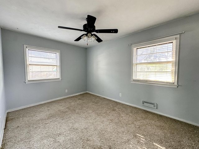 854 Lewis Ave, Salina, KS 67401