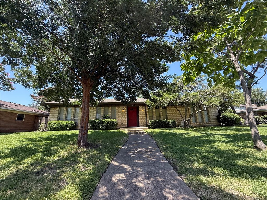 13551 RAWHIDE Parkway, Farmers Branch, TX 75234