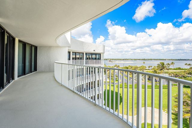 3360 S Ocean Boulevard, Palm Beach, FL 33480