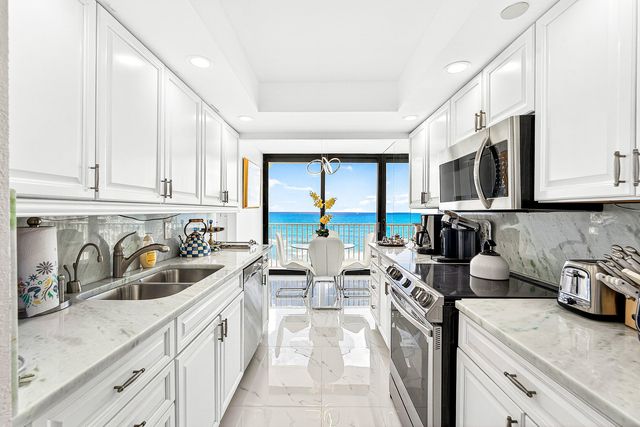 3360 S Ocean Boulevard, Palm Beach, FL 33480