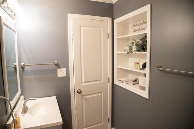 571 Oak Grove Road, Mcdonough, GA 30253