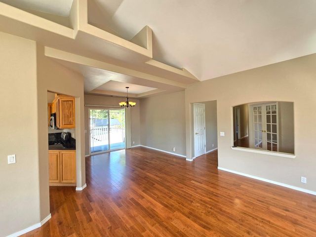 212 Wagon Wheel Drive, Grants Pass, OR 97527