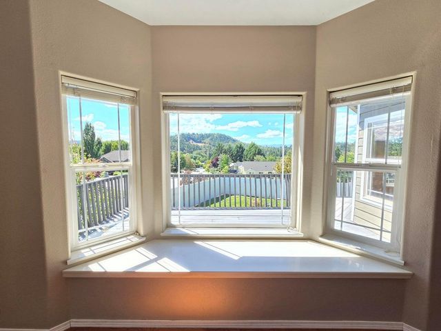 212 Wagon Wheel Drive, Grants Pass, OR 97527