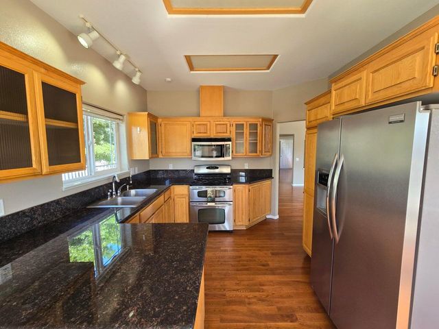 212 Wagon Wheel Drive, Grants Pass, OR 97527