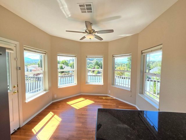 212 Wagon Wheel Drive, Grants Pass, OR 97527