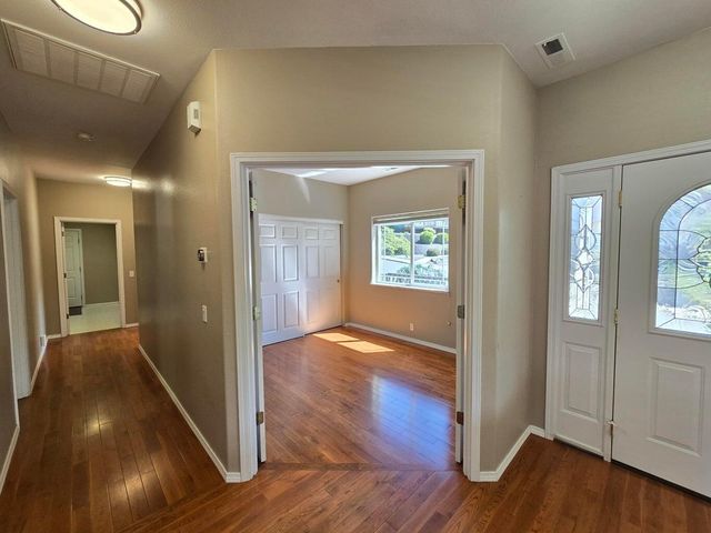 212 Wagon Wheel Drive, Grants Pass, OR 97527