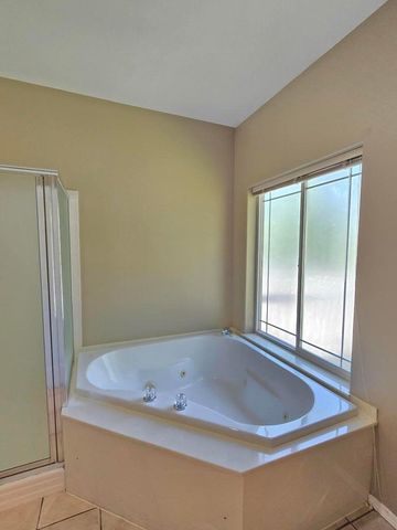 212 Wagon Wheel Drive, Grants Pass, OR 97527