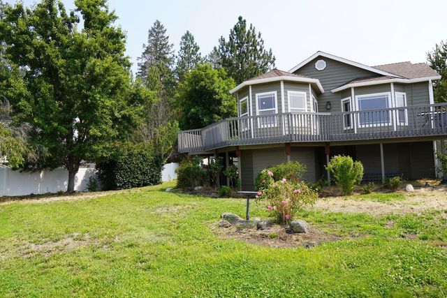 212 Wagon Wheel Drive, Grants Pass, OR 97527