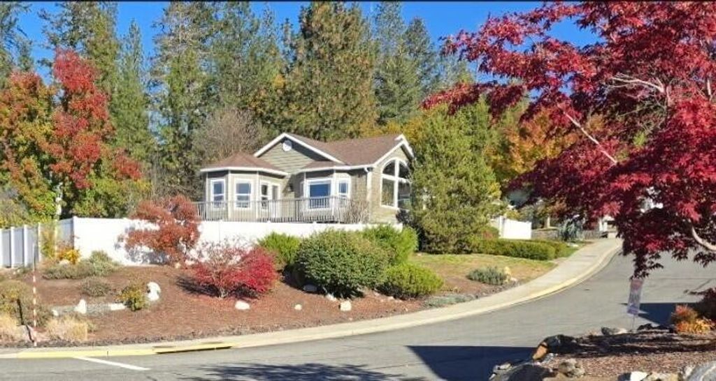 212 Wagon Wheel Drive, Grants Pass, OR 97527