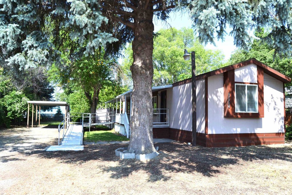 17316 E Coach Dr, Greenacres, WA 99016