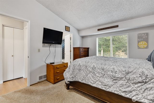 12217 221st Avenue Ct E, Bonney Lake, WA 98391