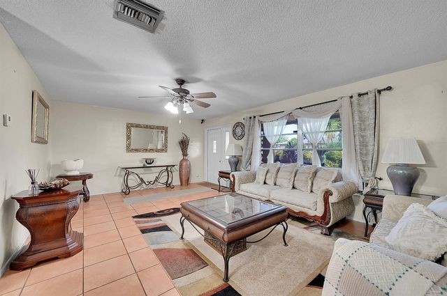 5303 NW 50th Avenue, Tamarac, FL 33319