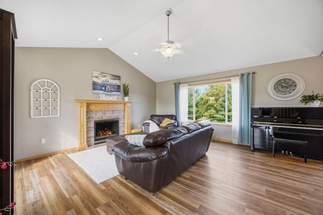 4463 194th Avenue NE, East Bethel, MN 55092