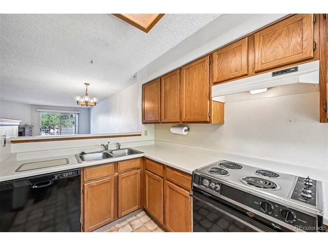 1818 S Quebec Way 2-2, Denver, CO 80231