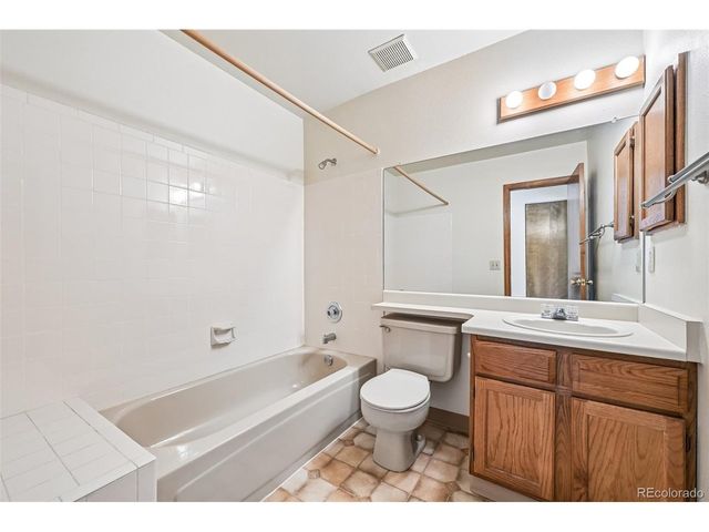 1818 S Quebec Way 2-2, Denver, CO 80231