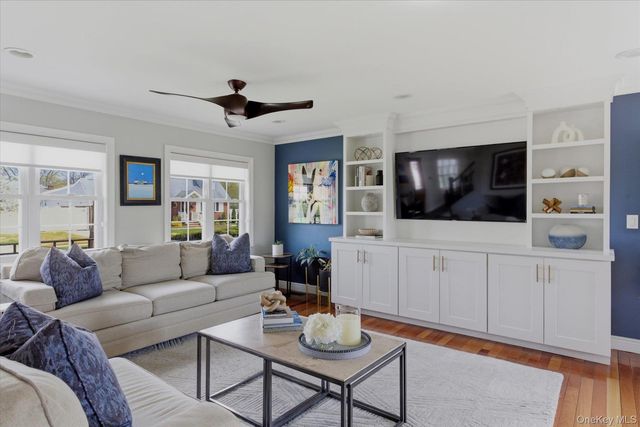 192 N Chestnut Street, Massapequa, NY 11758