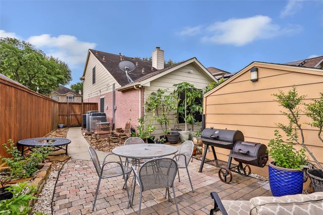 12506 Glenleigh Drive, Houston, TX 77014