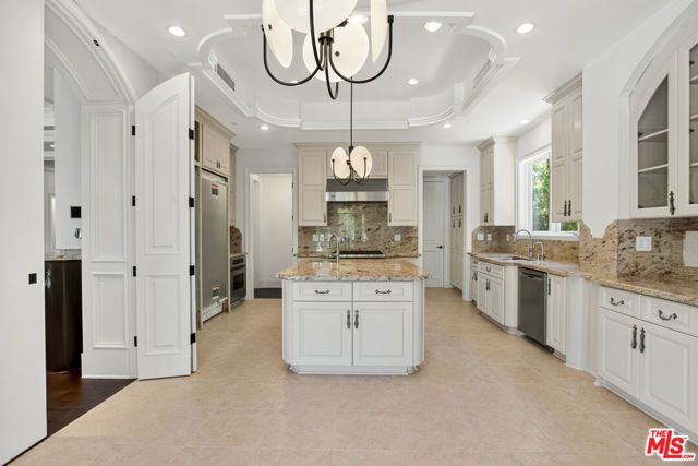 520 N Palm Drive, Beverly Hills, CA 90210